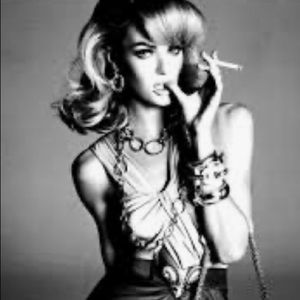 Meet your Posher, Candy